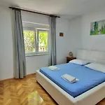 Apartamento Iko Nemira Omiš