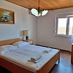 Iko Nemira Apartamento *