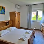 Apartamento Iko Nemira *