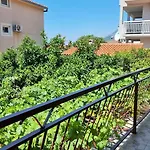 Iko Nemira Apartamento