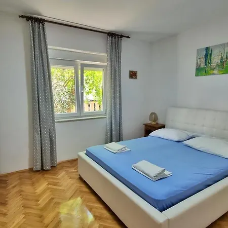 Apartman Iko Nemira Omis