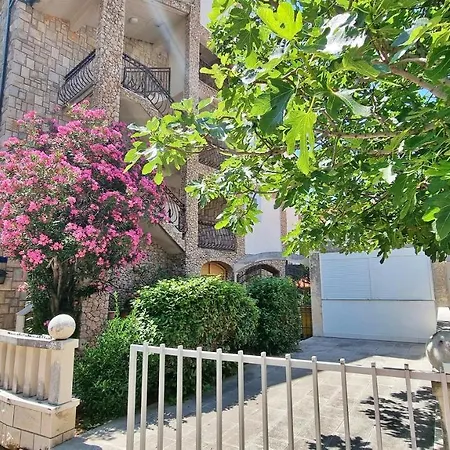 Iko Nemira Omis