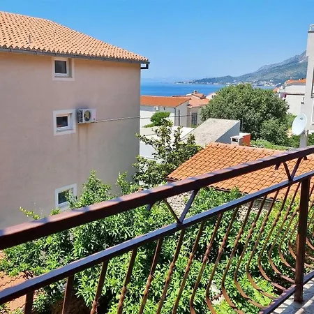 Apartman Iko Nemira Omis