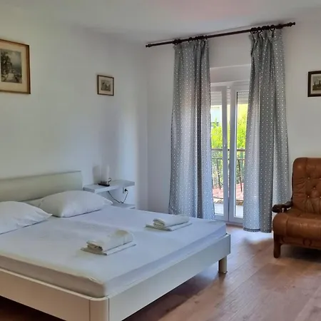 Iko Nemira Apartman *