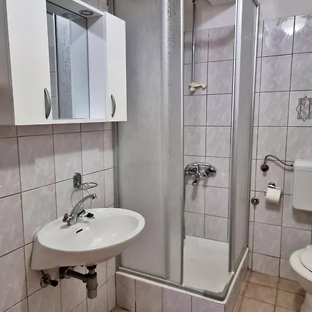 Iko Nemira Omis