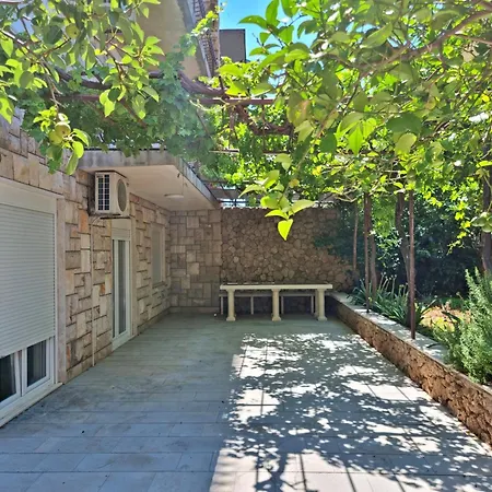 Apartamento Iko Nemira *